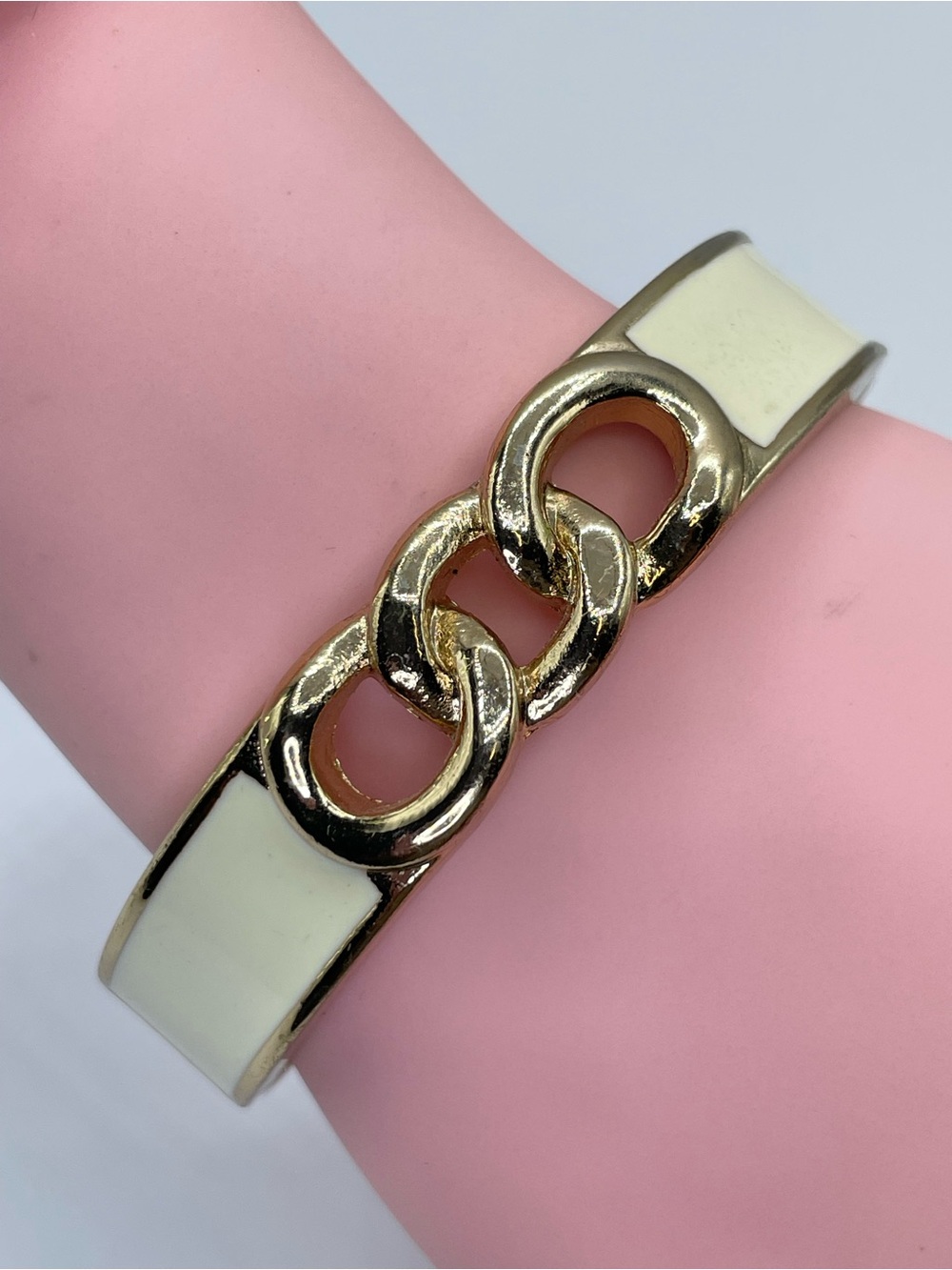 Gold Tone White Acrylic Chain Link Hinged Clamper Bangle Statement Bracelet